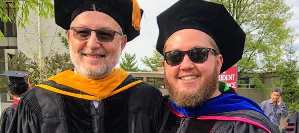 克莱顿·戴维斯和菲利普·Menczer