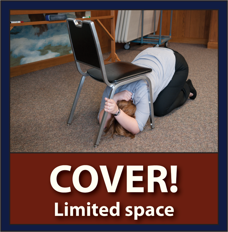 女人要一桌附近的地面。