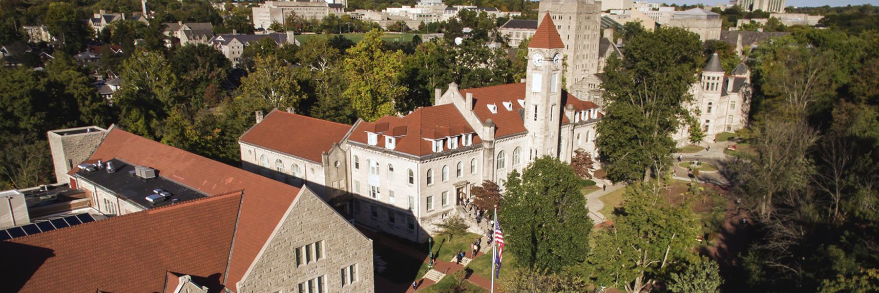 无人机的观点的学生,IU美国办公室所在地。